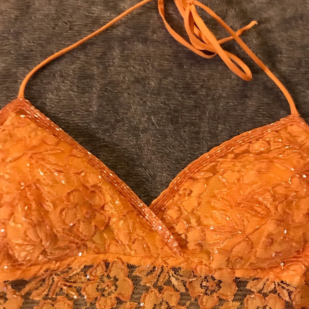 Orange shirt✨